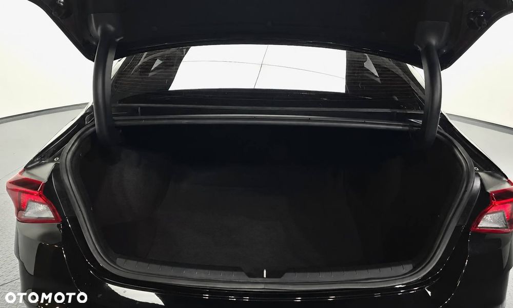 Kia K5 - 8