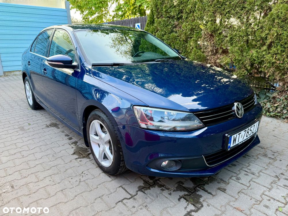Volkswagen Jetta 1.6 TDI Highline DSG - 2