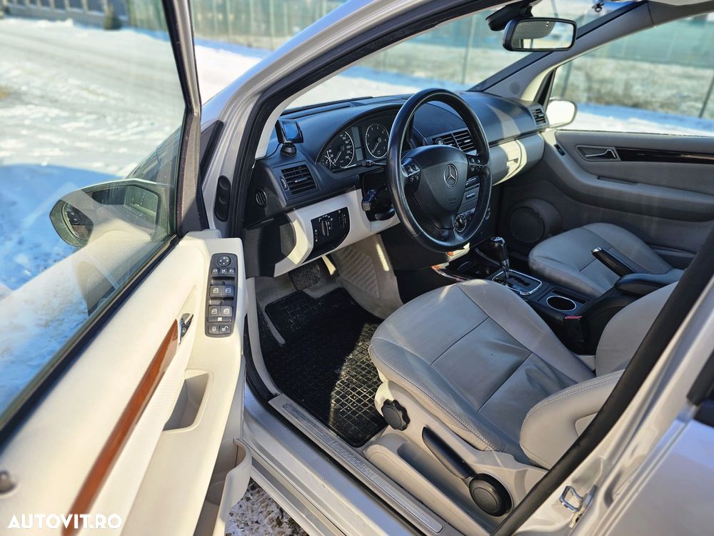 Mercedes-Benz A 170 Autotronic Elegance Grand Edition - 16