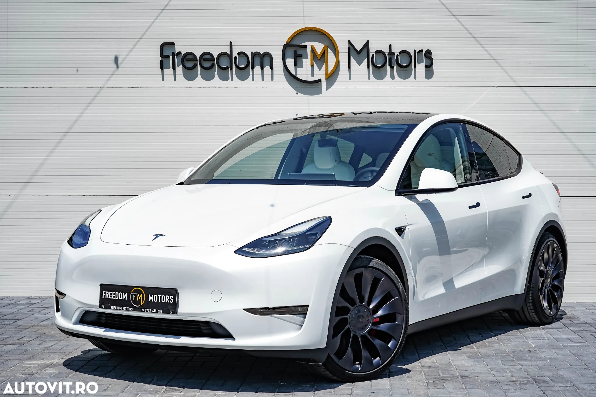 Tesla Model Y Performance Dual Motor AWD - 2