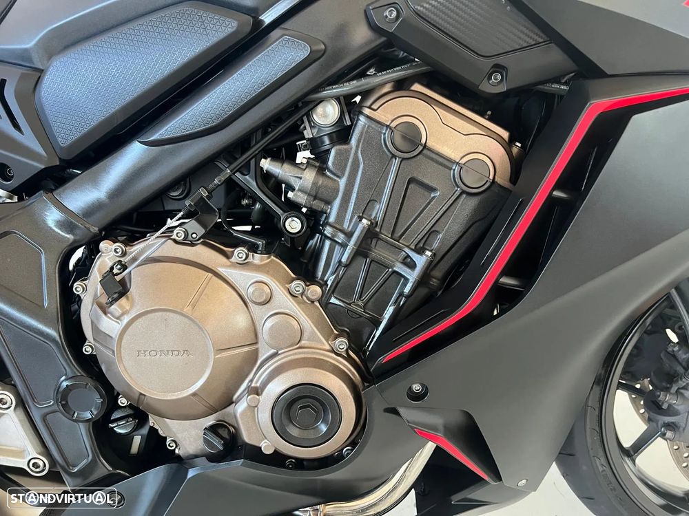 Honda CBR 650R - 8