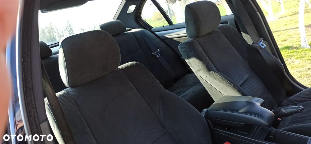 BMW Seria 3 318i Edition Sport - 14