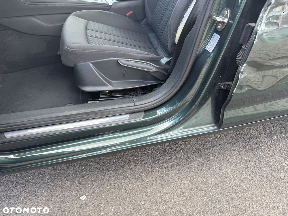 Audi A4 Avant 2.0 TDI ultra S tronic sport - 36