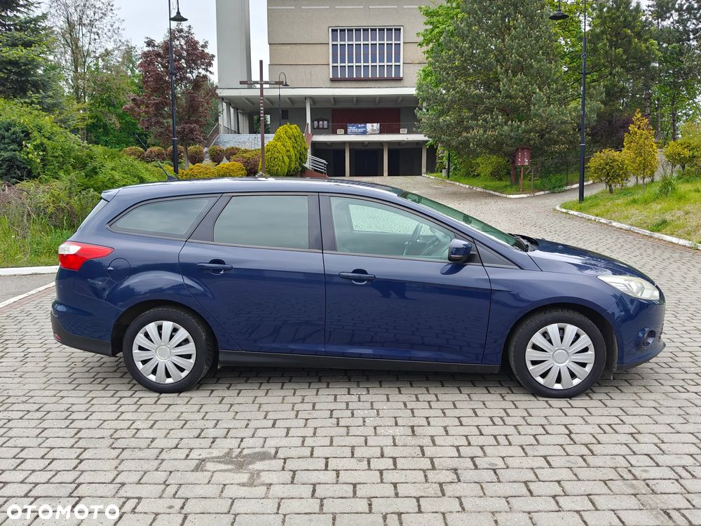 Ford Focus 1.6 TDCi DPF Champions Edition - 9