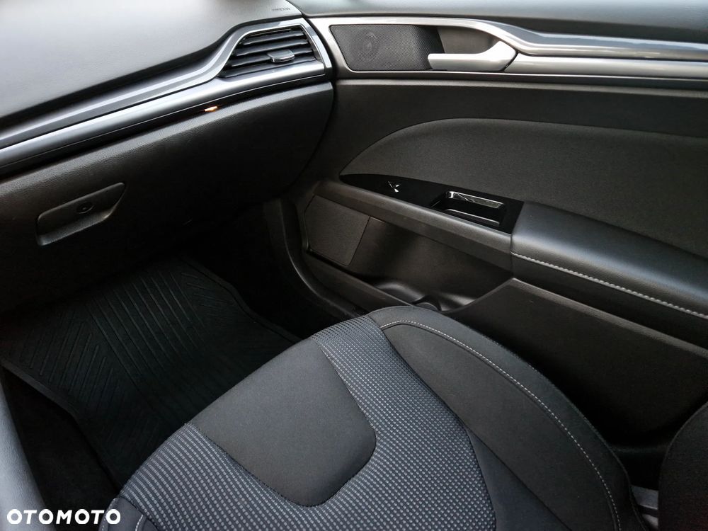 Ford Mondeo 2.0 EcoBlue Titanium - 13