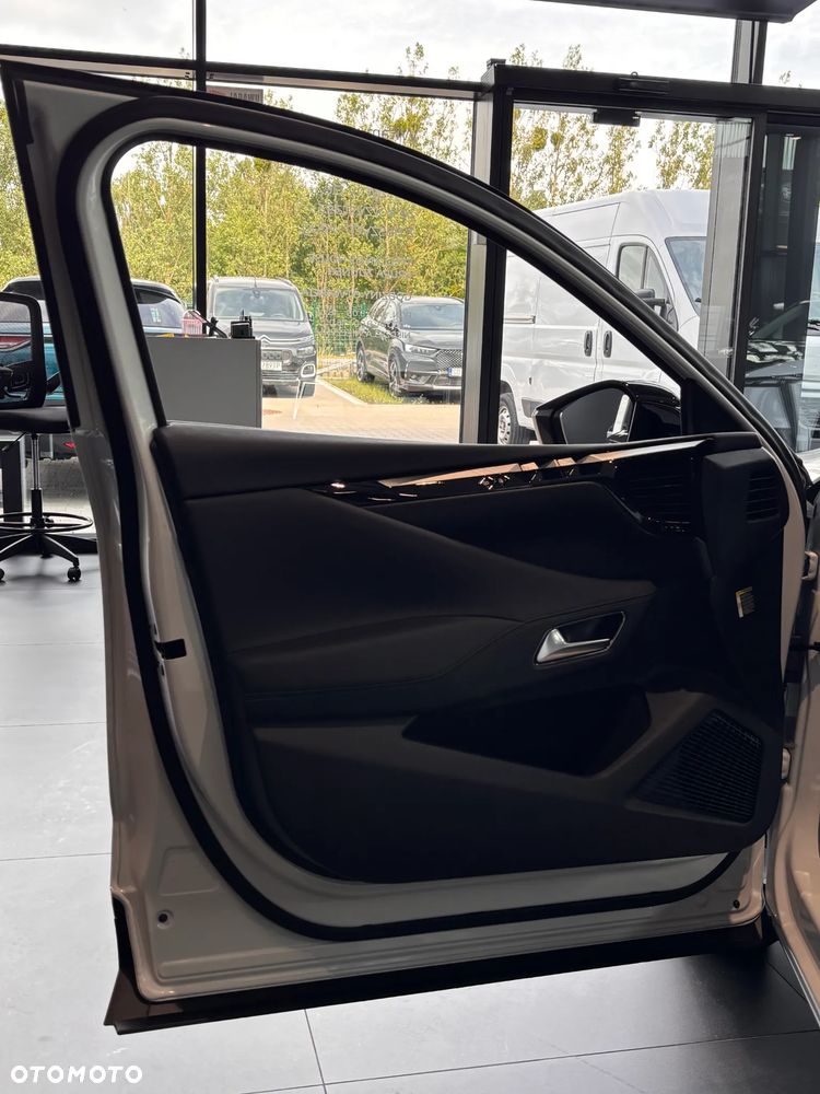 DS Automobiles N°4 1.2 mHEV Pallas eDCS6 - 17