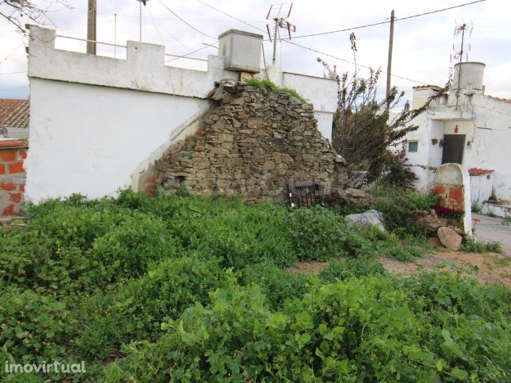 Terreno com ruína, situado em Giões, Alcoutim - Grande imagem: 2/11