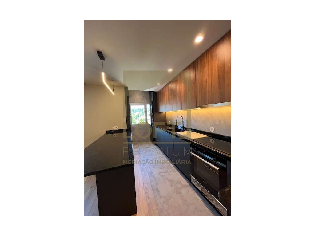 Apartamento T2 Renovado e Equipado Centro de Guimarães - Grande imagem: 4/24
