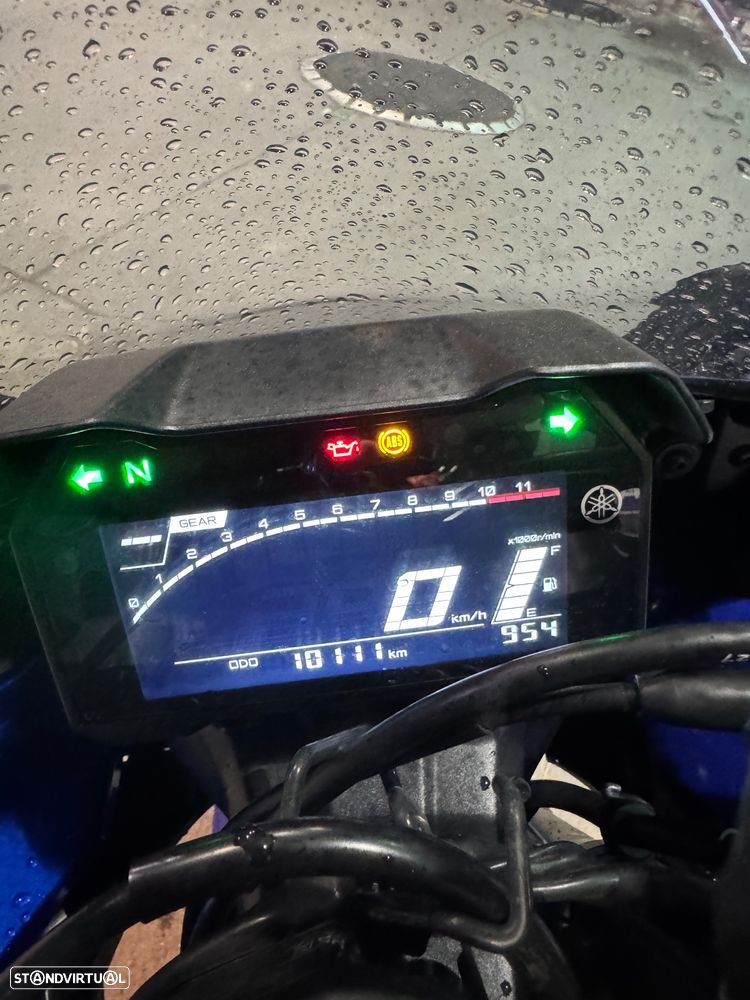 Yamaha YZF - 4