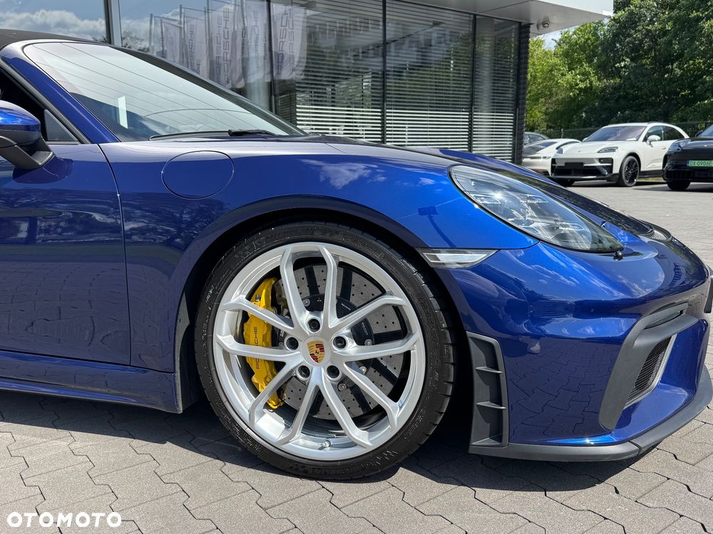 Porsche 718 Spyder - 13
