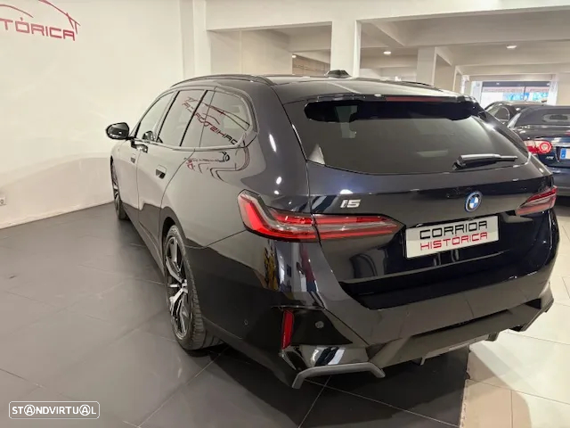 BMW i5 Touring eDrive40 Pack Desportivo M - 3