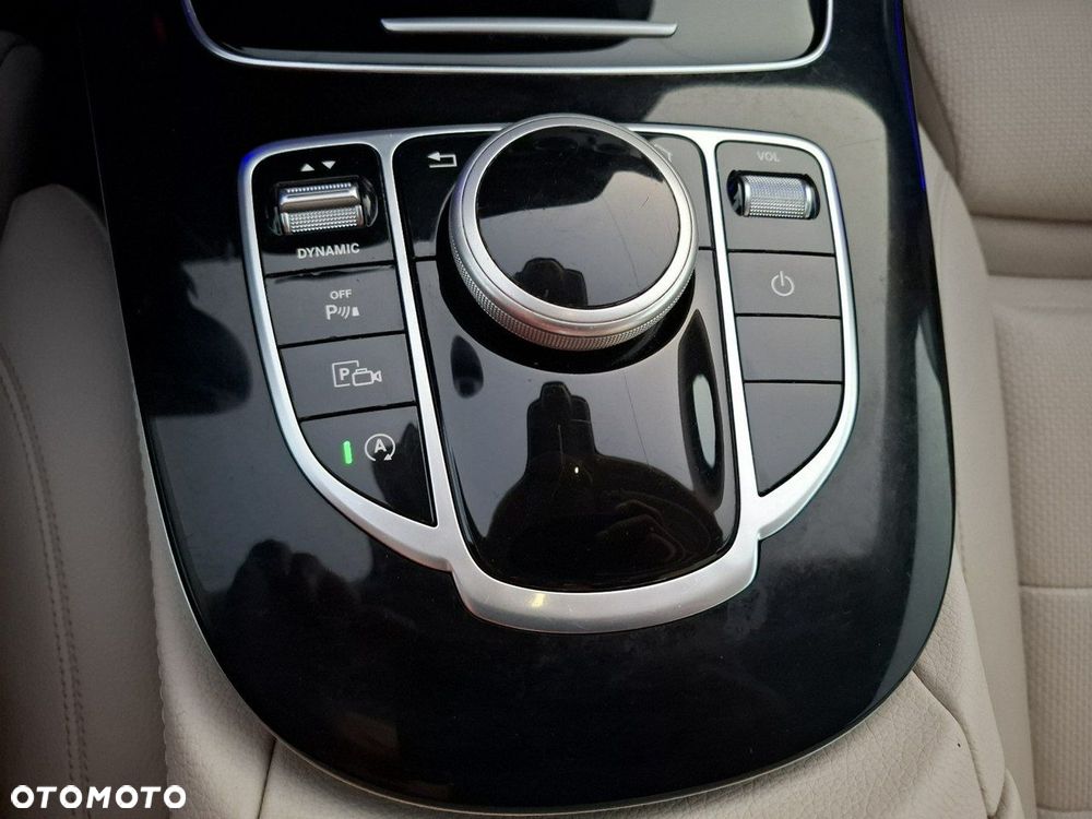 Mercedes-Benz Klasa E 220 d Business Edition 9G-TRONIC - 36