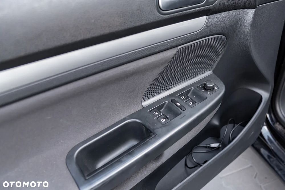 Volkswagen Golf 1.6 TDI DPF BlueMotion Technology Comfortline - 17