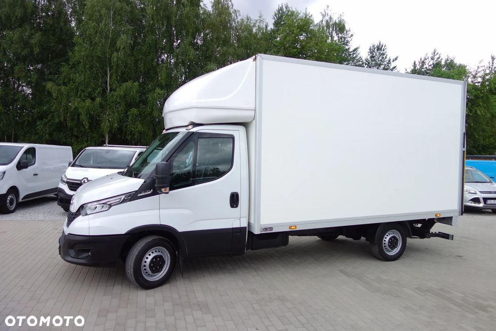 Iveco Daily 35-160 Automat HI-Matic Kontener 4.20 M +Winda 750 kg. Klima Kamera Ledy - 17