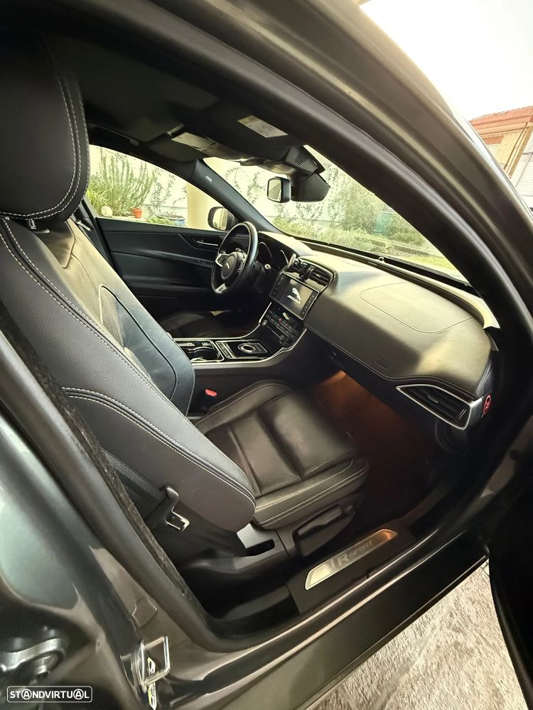 Jaguar XE E-Performance Aut. R-Sport - 6