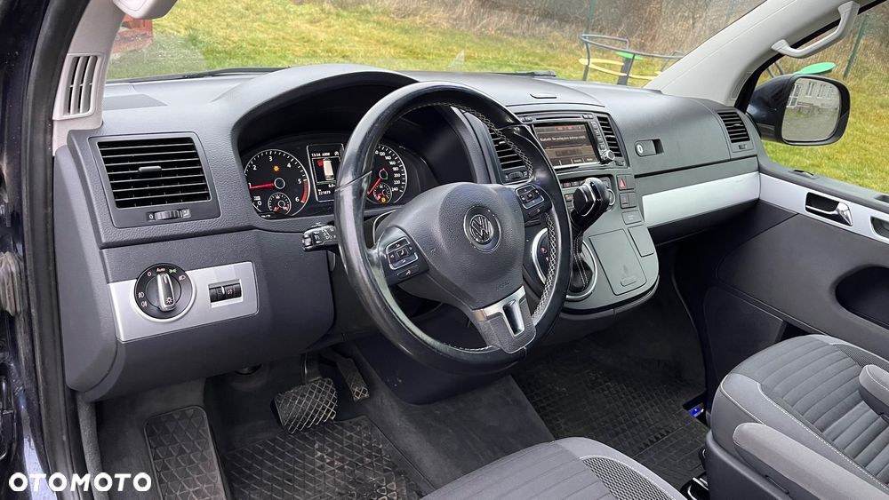 Volkswagen Multivan - 12