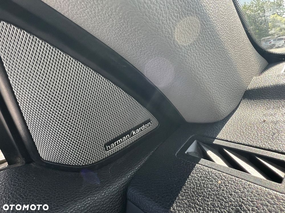 Mercedes-Benz Klasa E 250 CGI BlueEFFICIENCY Automatik Avantgarde - 35
