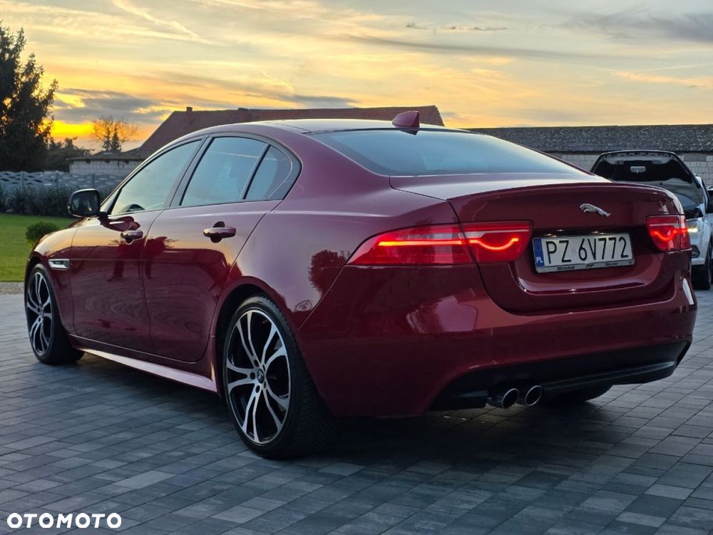 Jaguar XE - 4