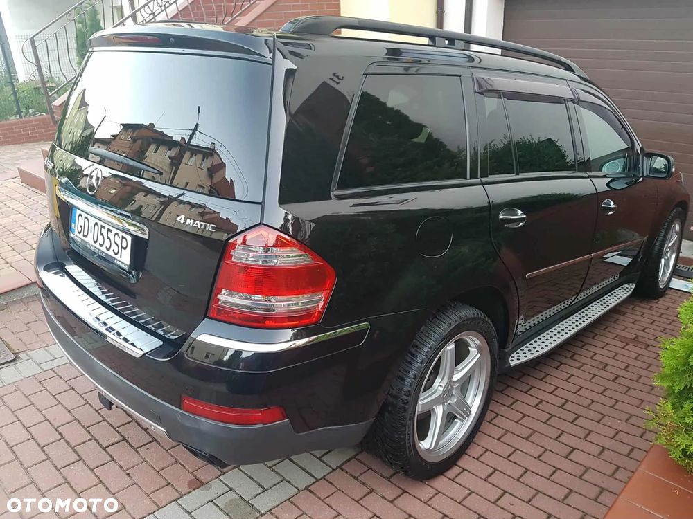 Mercedes-Benz GL 450 - 10