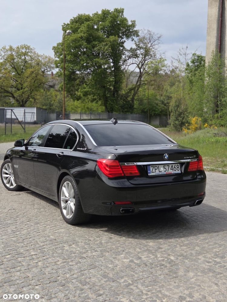 BMW Seria 7 750Li - 10