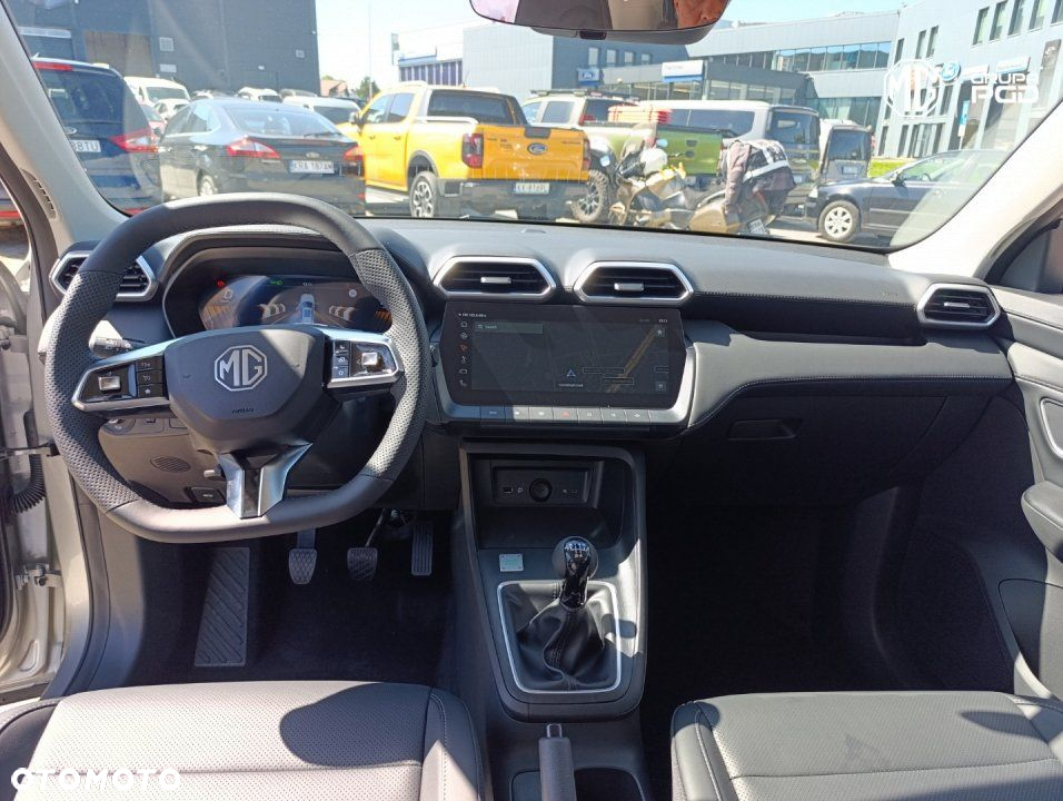 MG ZS - 13