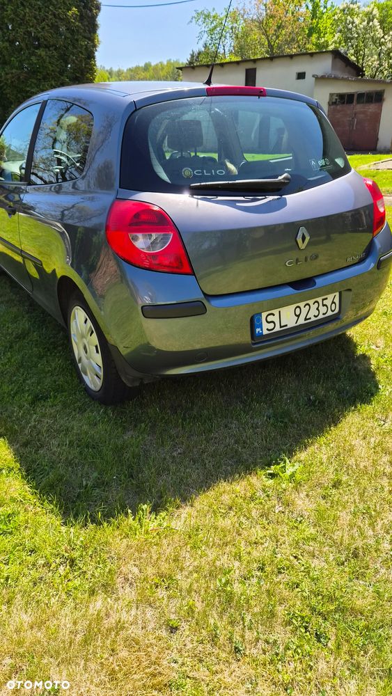 Renault Clio 1.2 16V Authentique - 6