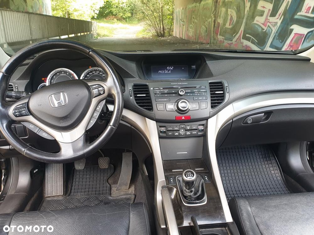 Honda Accord 2.0 Executive - 12