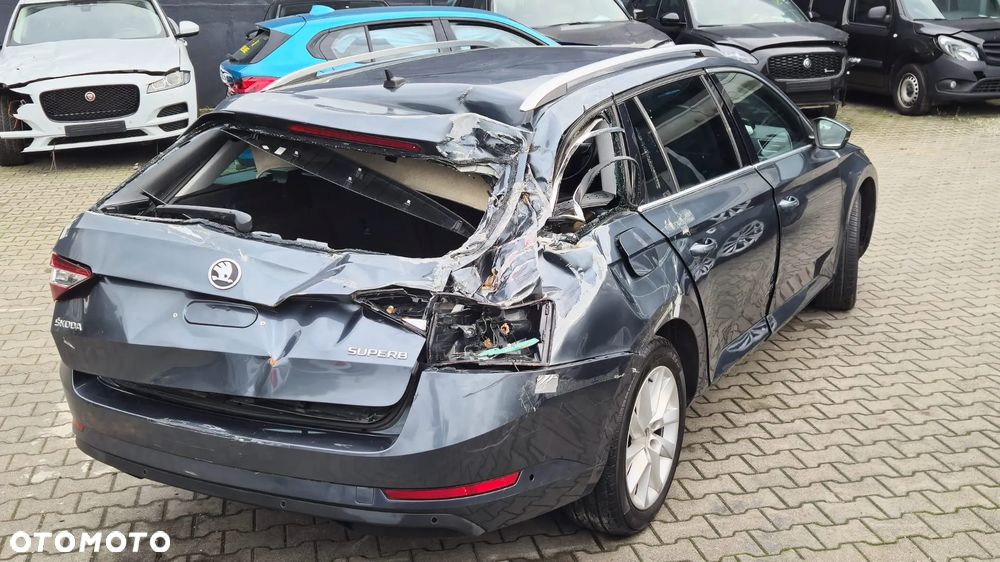 Skoda Superb 1.6 TDI DSG Ambition - 4