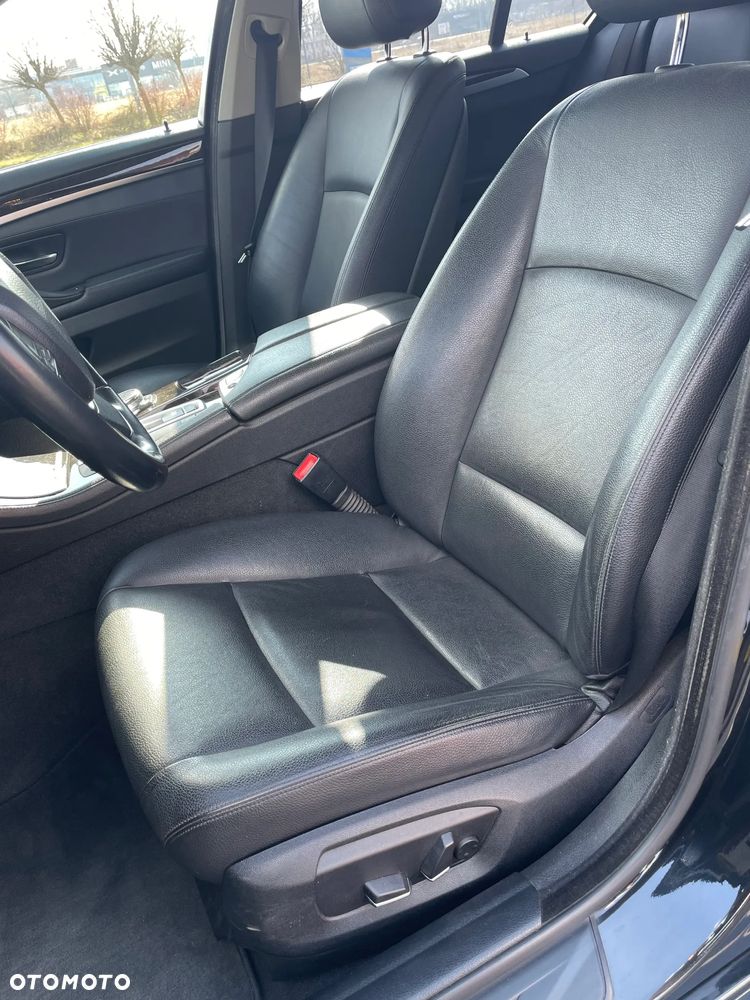 BMW Seria 5 528i - 6