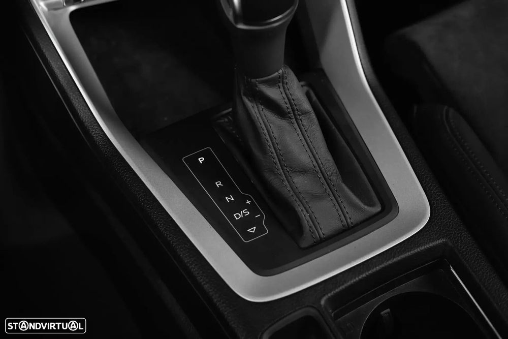 Audi Q3 45 TFSIe S line S tronic - 37
