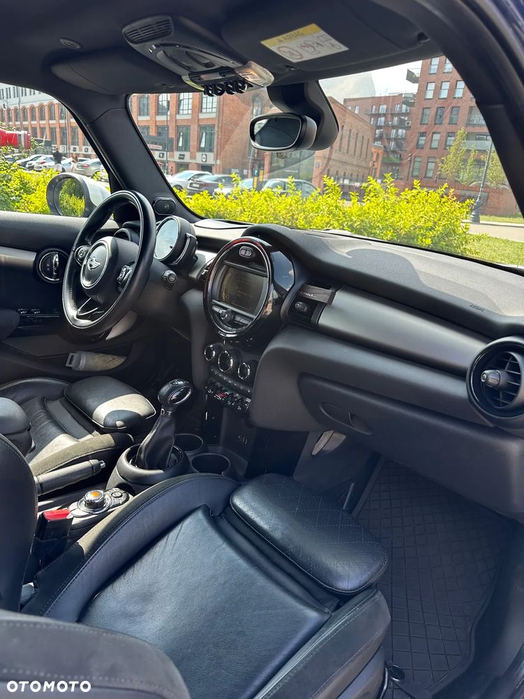 MINI Cooper Standard - 11