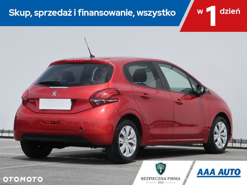 Peugeot 208 - 6