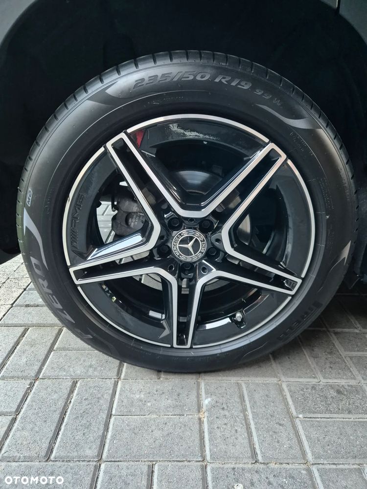 Mercedes-Benz GLB 200 d 4-Matic AMG Line 8G-DCT - 2