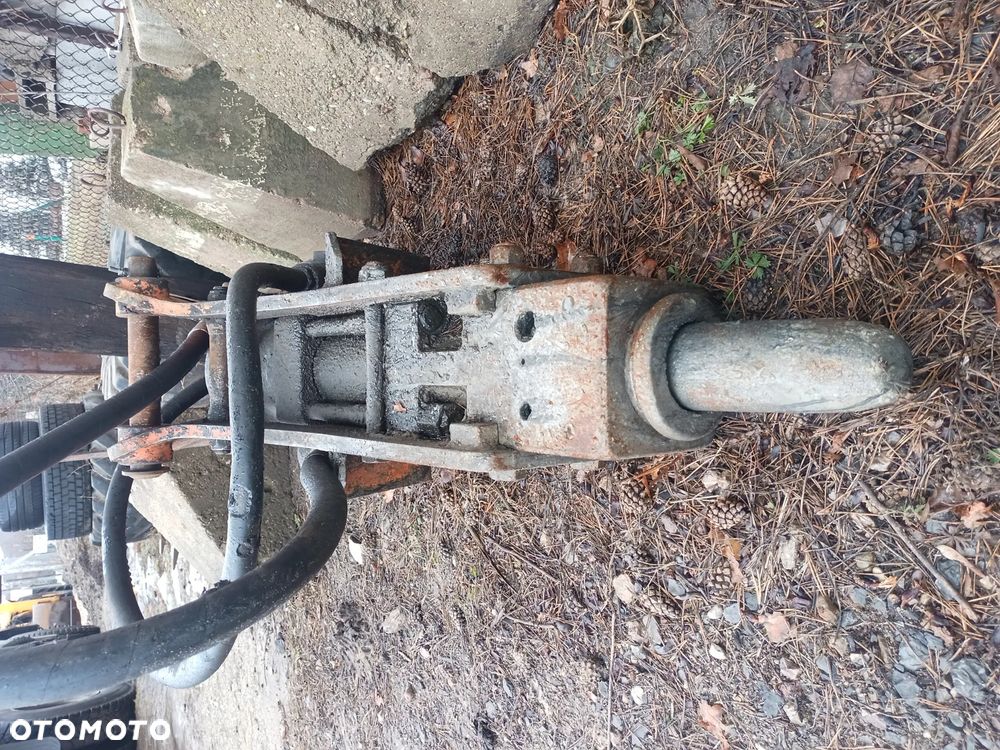Młot hydrauliczny JCB - 4