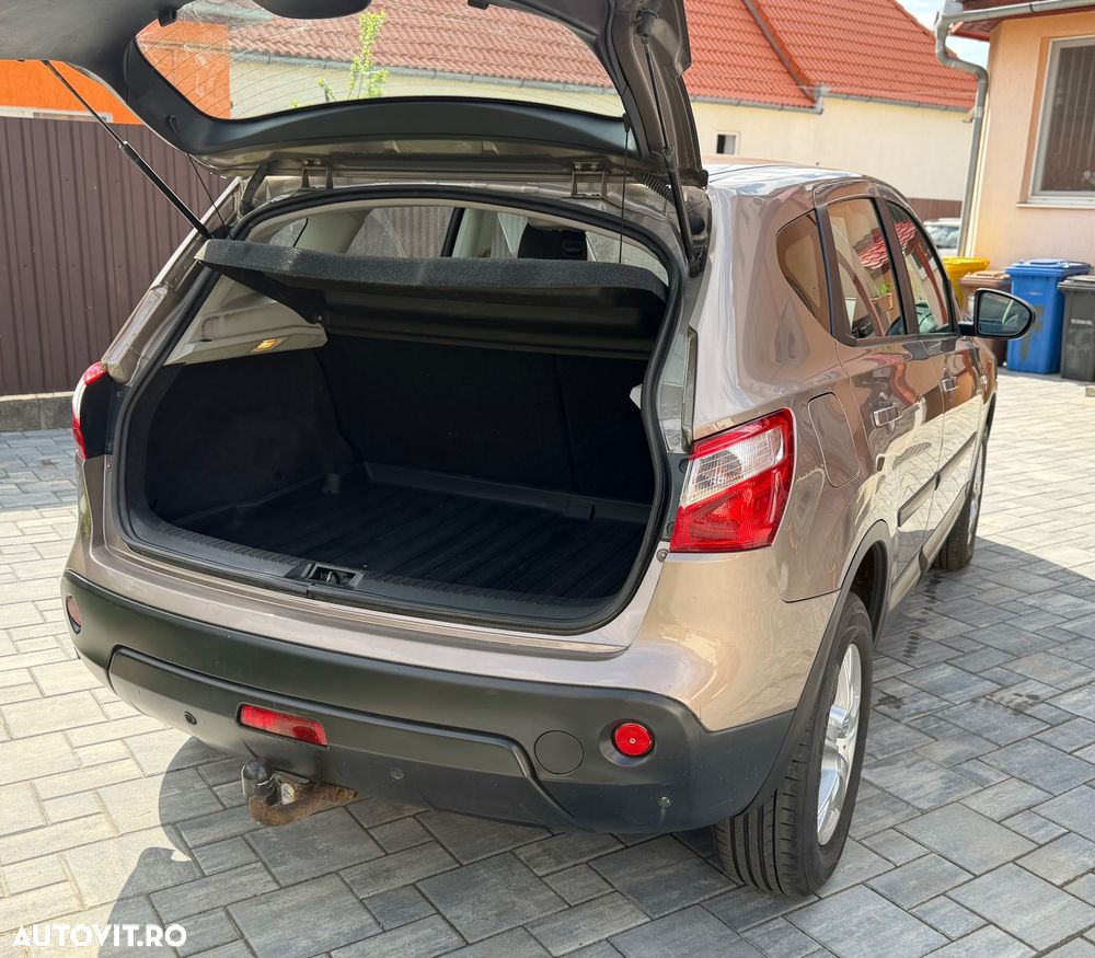 Nissan Qashqai 1.6 DCI 4 x 4 DPF Start/Stop tekna - 11