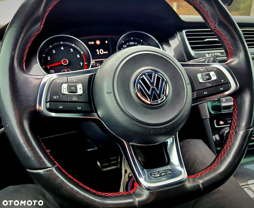 Volkswagen Golf GTI Performance BlueMotion Technology DSG - 17