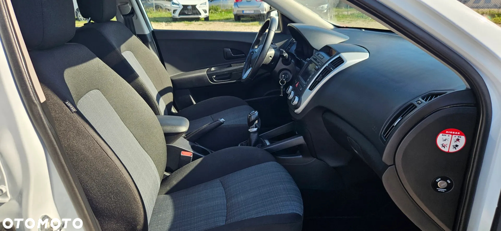Kia Ceed 1.6 CRDi 90 ISG Spirit - 23