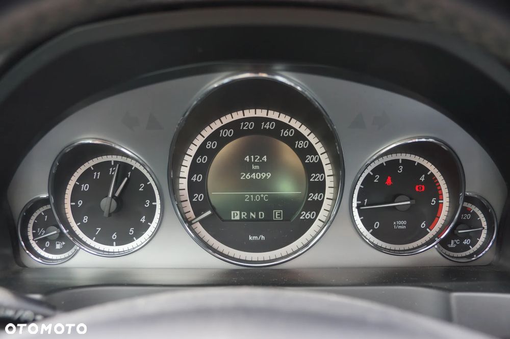 Mercedes-Benz Klasa E 220 CDI DPF BlueEFFICIENCY Automatik Avantgarde - 18