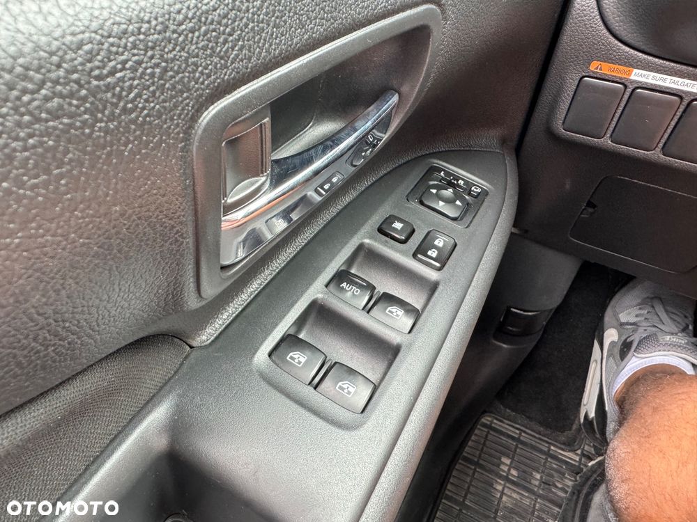 Mitsubishi Outlander - 13