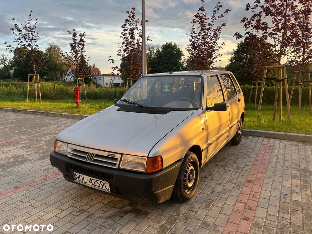 Fiat Uno 899 - 3