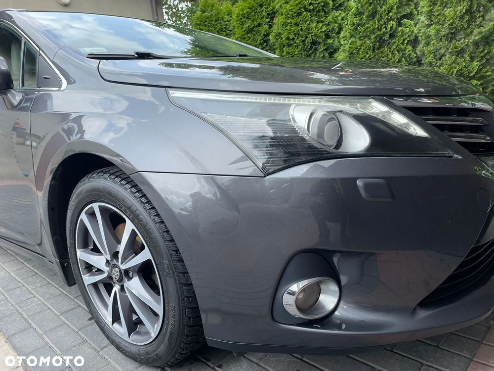 Toyota Avensis 1.8 Active - 10