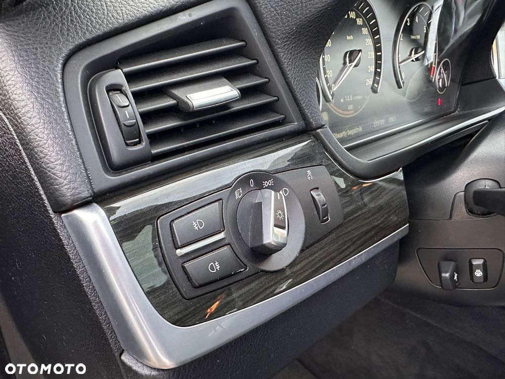 BMW Seria 5 535i xDrive Sport-Aut Modern Line - 28