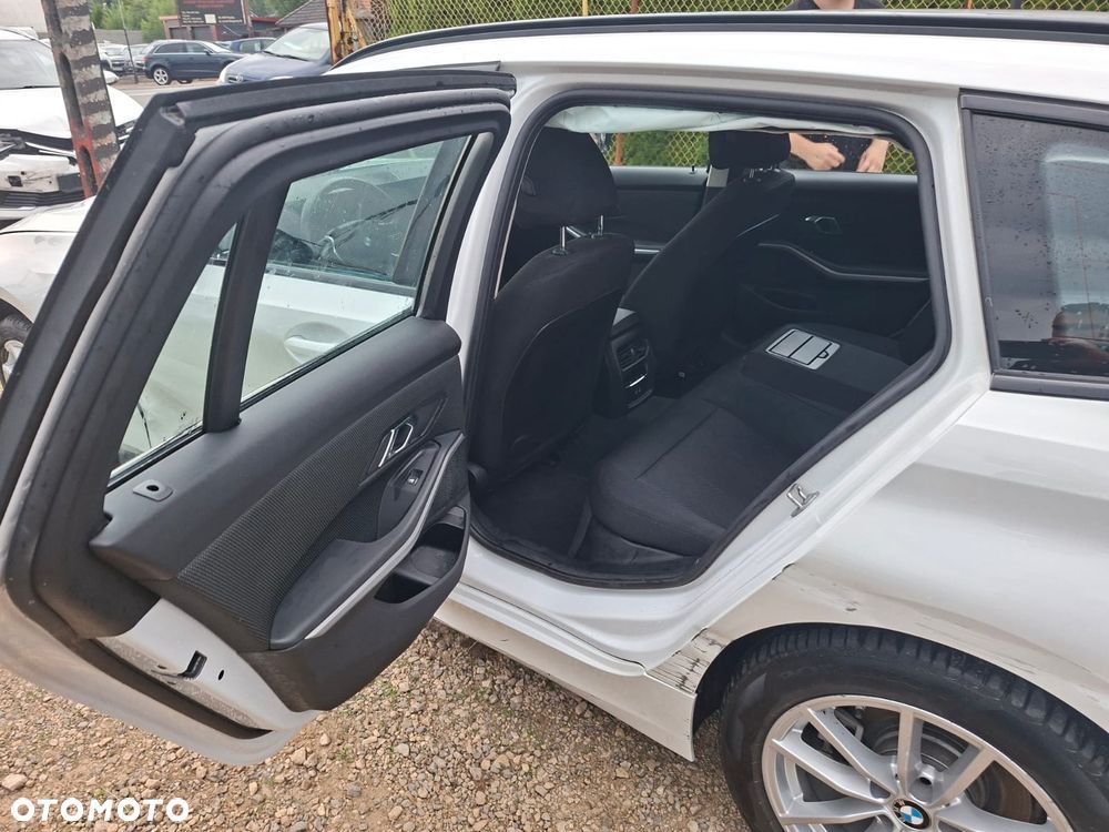 BMW Seria 3 320d xDrive MHEV Luxury Line - 21