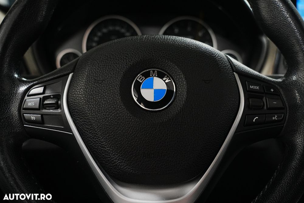 BMW Seria 3 320d Aut. Modern Line - 11