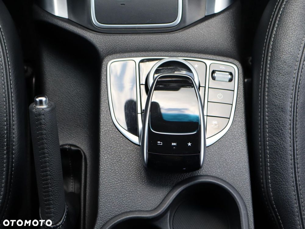 Mercedes-Benz Klasa X - 14