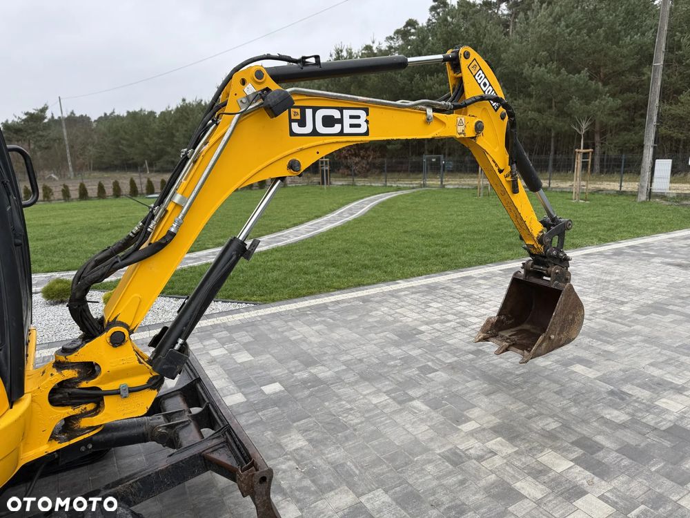 JCB 8025 - 17