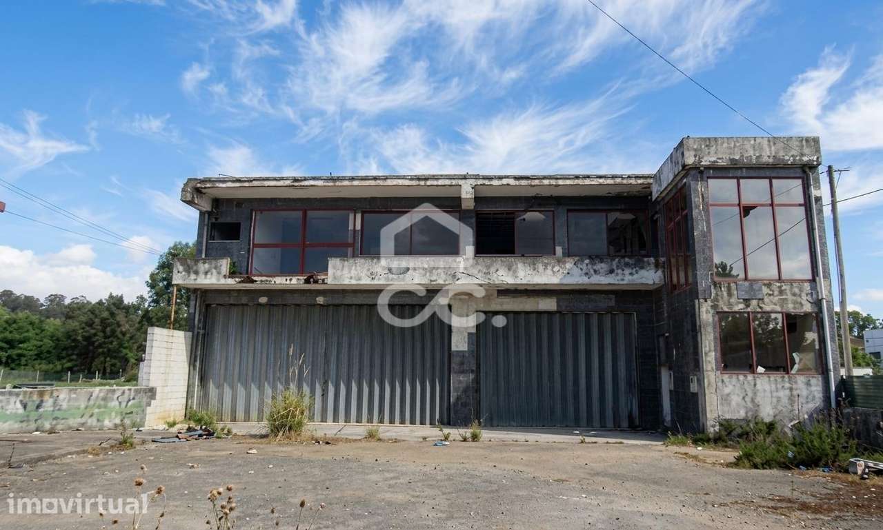 Armazém / Edifício Industrial com 833 m² de Área Construída em Fiães – - Grande imagem: 2/12