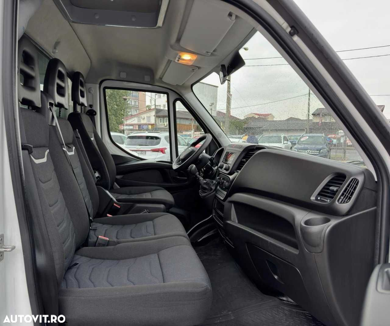 Iveco DAILY CUB CU DORMITOR - 19