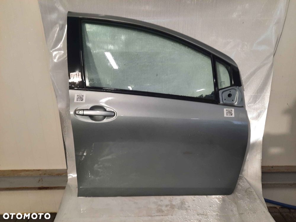 } DRZWI PRZÓD PRZEDNIE PRAWE TOYOTA YARIS 2 1F8 SZARE - 1