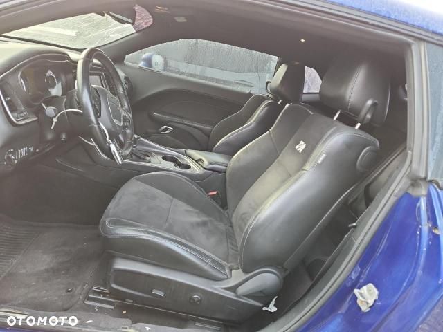 Dodge Challenger - 11